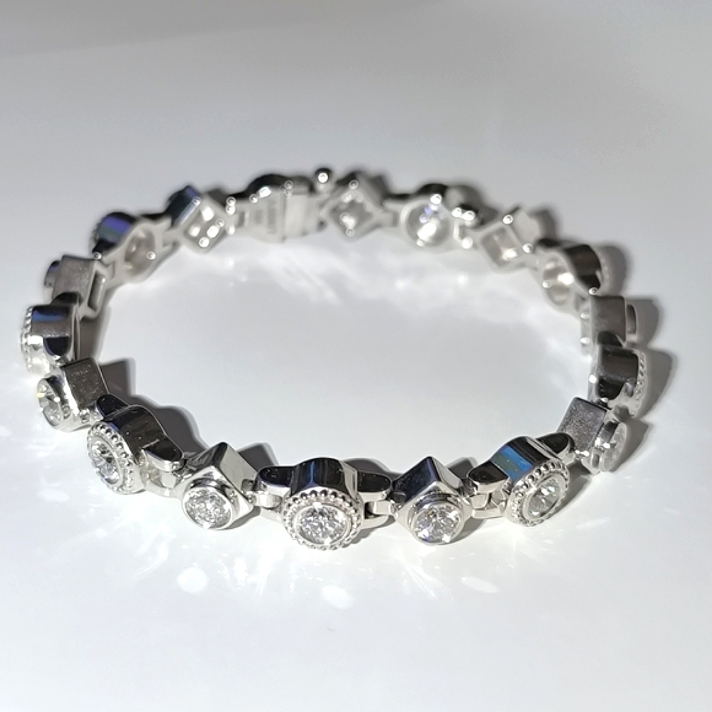Amrit Jewelry 18K 3.06ct Diamond Line Bracelet